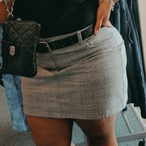 American Eagle Outfitters Dresses & Skirts - 🖤 AE Plaid Mini Skirt 🤍